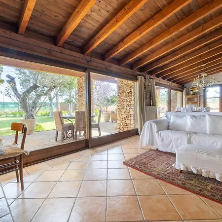 Lenze A Gallipoli Con Trullo Taviano (Lecce)