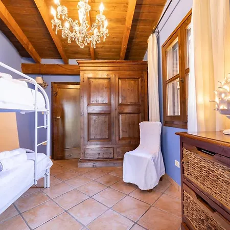 Lenze A Gallipoli Con Trullo *