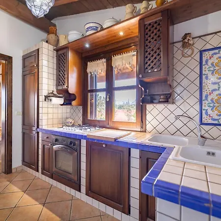 Lenze A Gallipoli Con Trullo Villa *