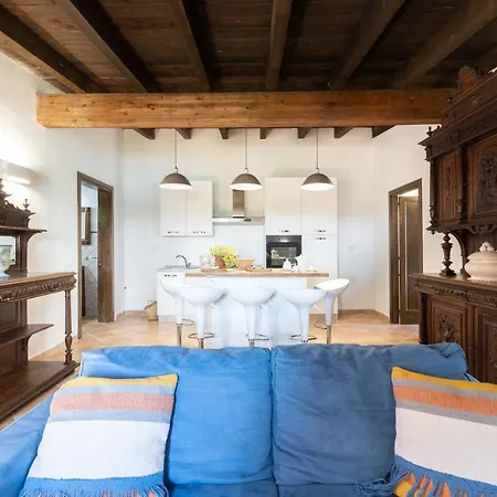 Lenze A Gallipoli Con Trullo