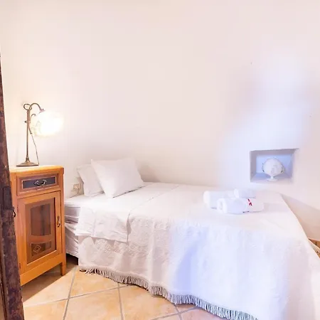 Lenze A Gallipoli Con Trullo Villa